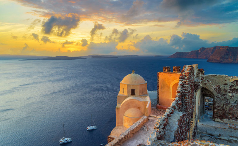 Oia Santorini's Photogenic Wonders