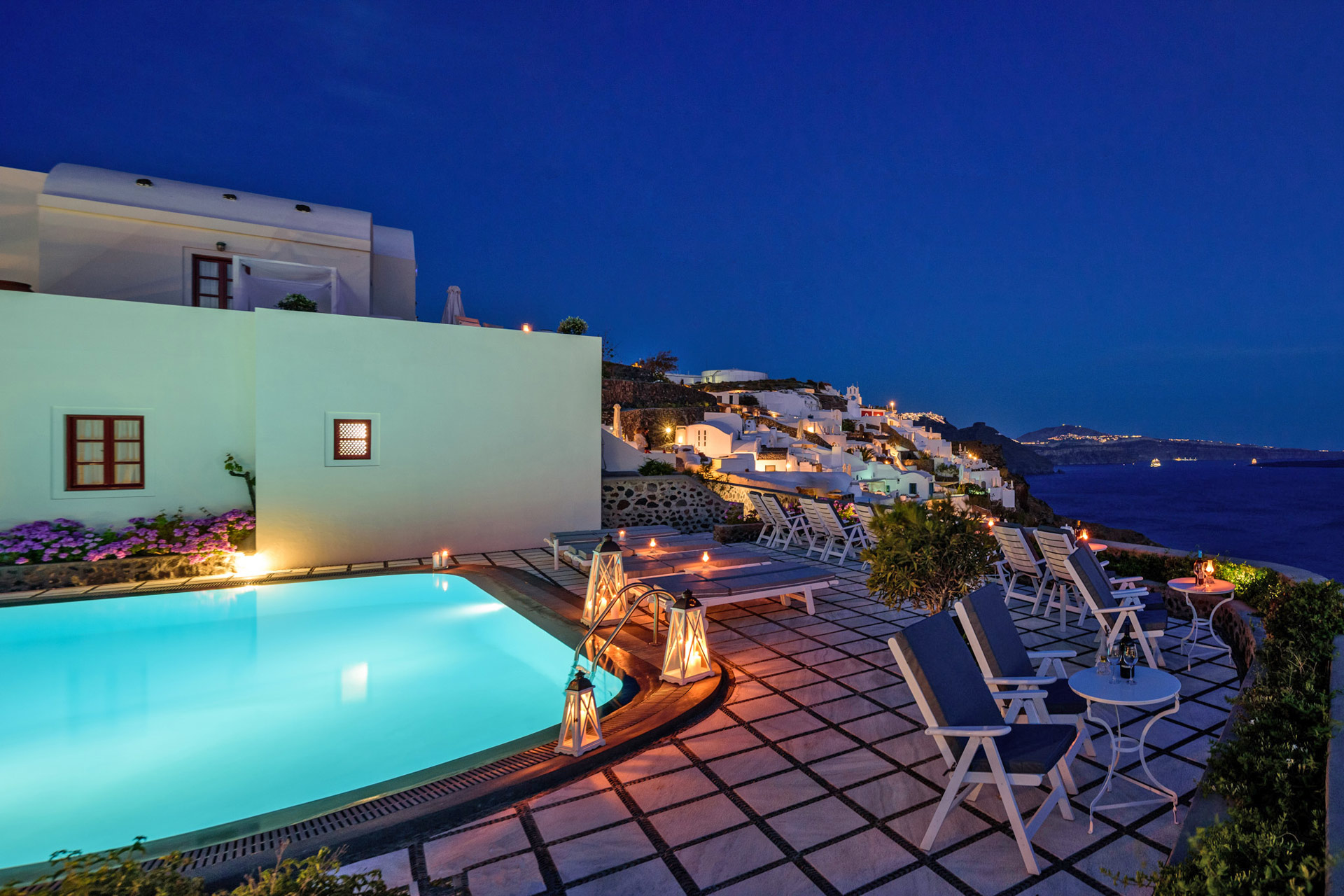 Nikos Villas - Oia, Santorini