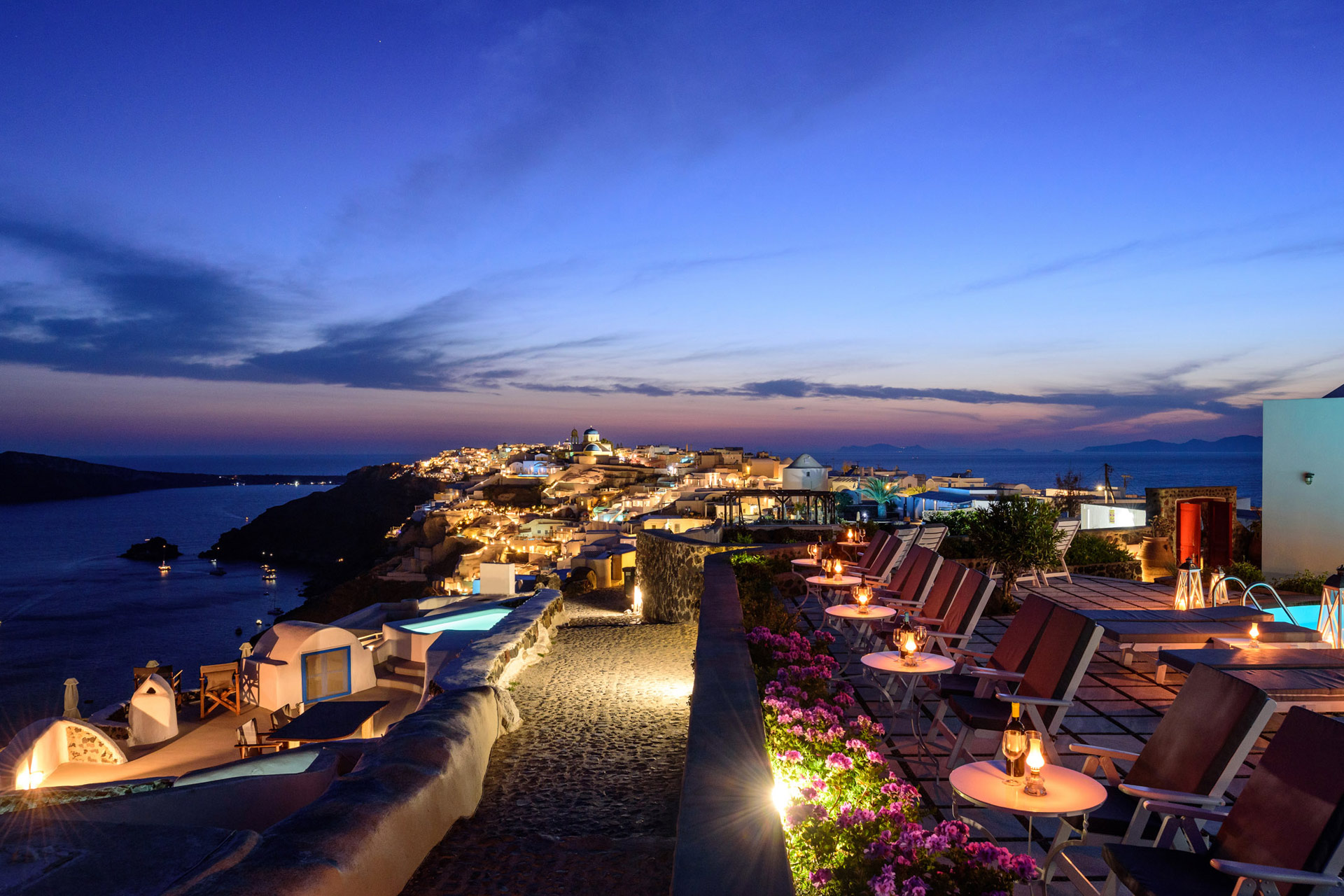 Nikos Villas - Oia, Santorini