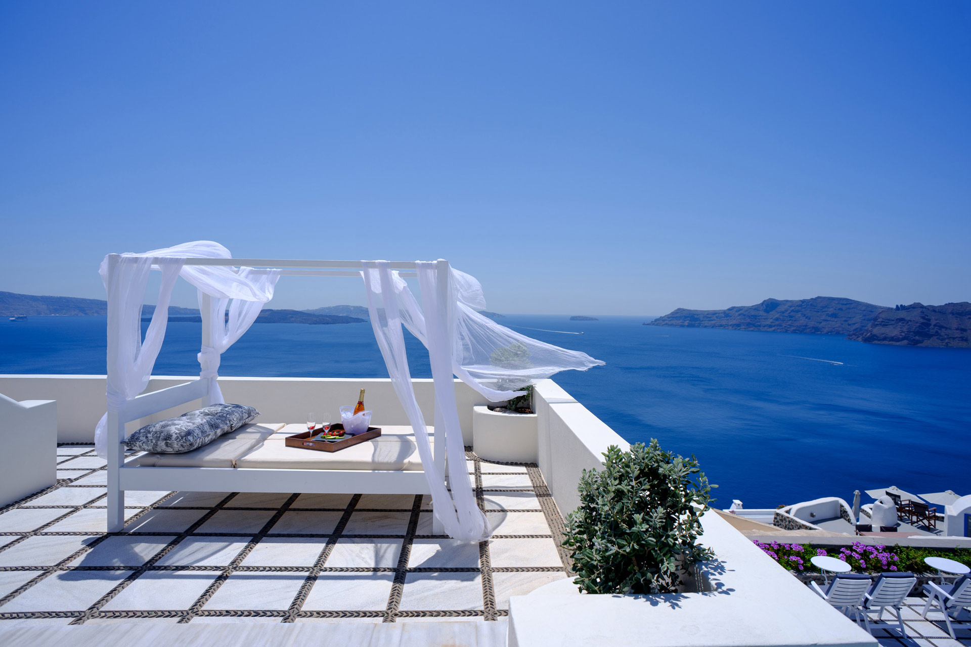 Nikos Villa - Oia, Santorini