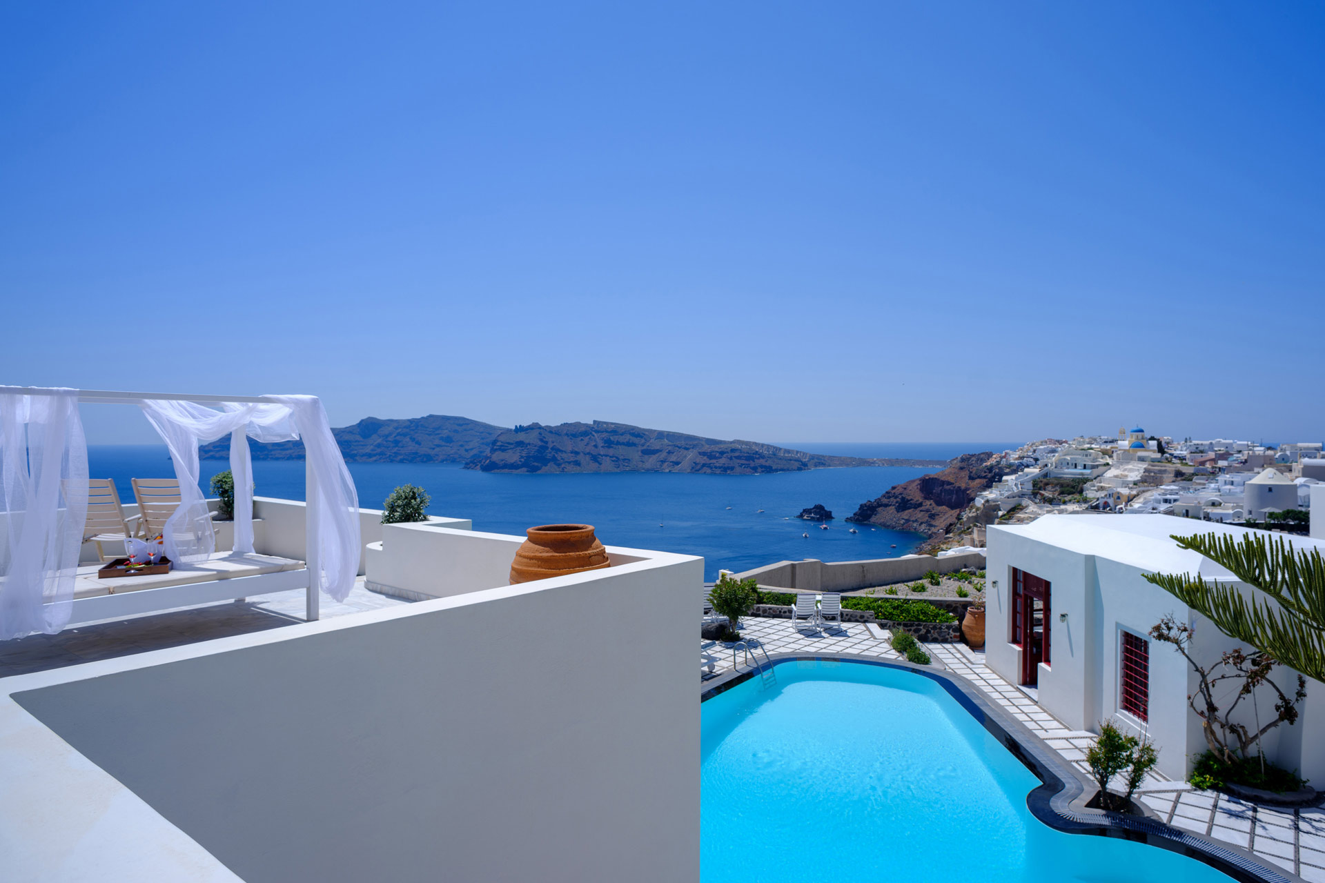 Nikos Villa - Oia, Santorini