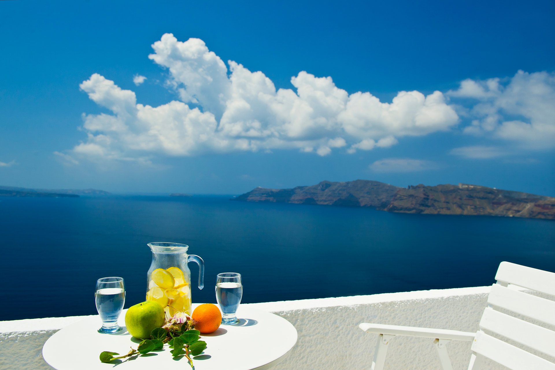 Junior Suite with Caldera View