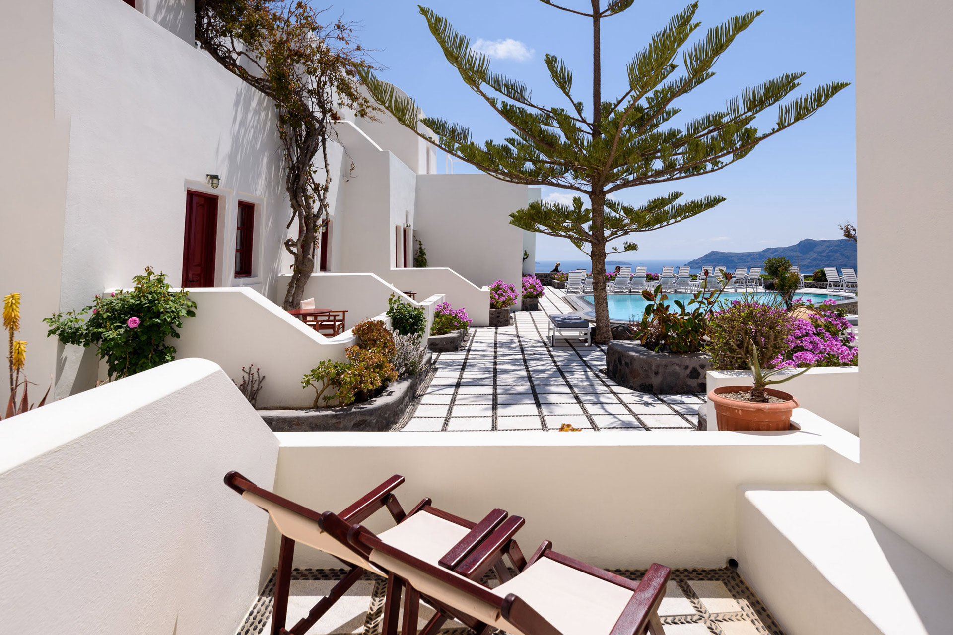 Two-bedroom Apartment with Pool View