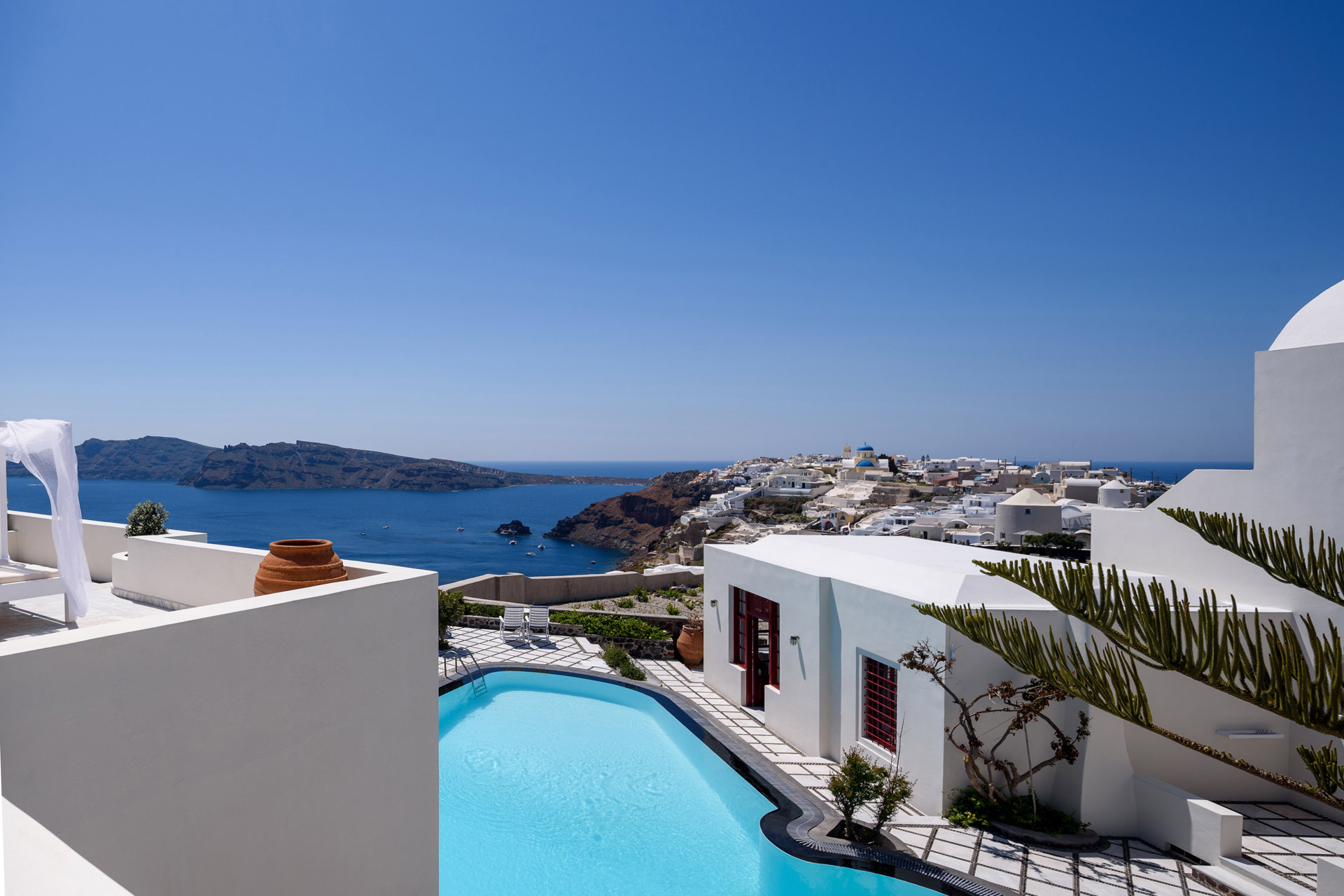 Nikos Villas - Oia, Santorini