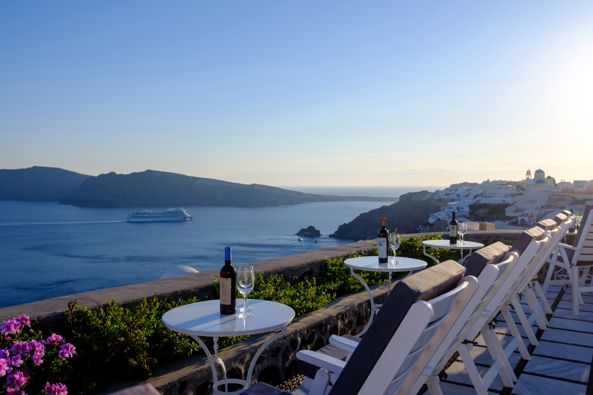 Nikos Villas - Oia, Santorini