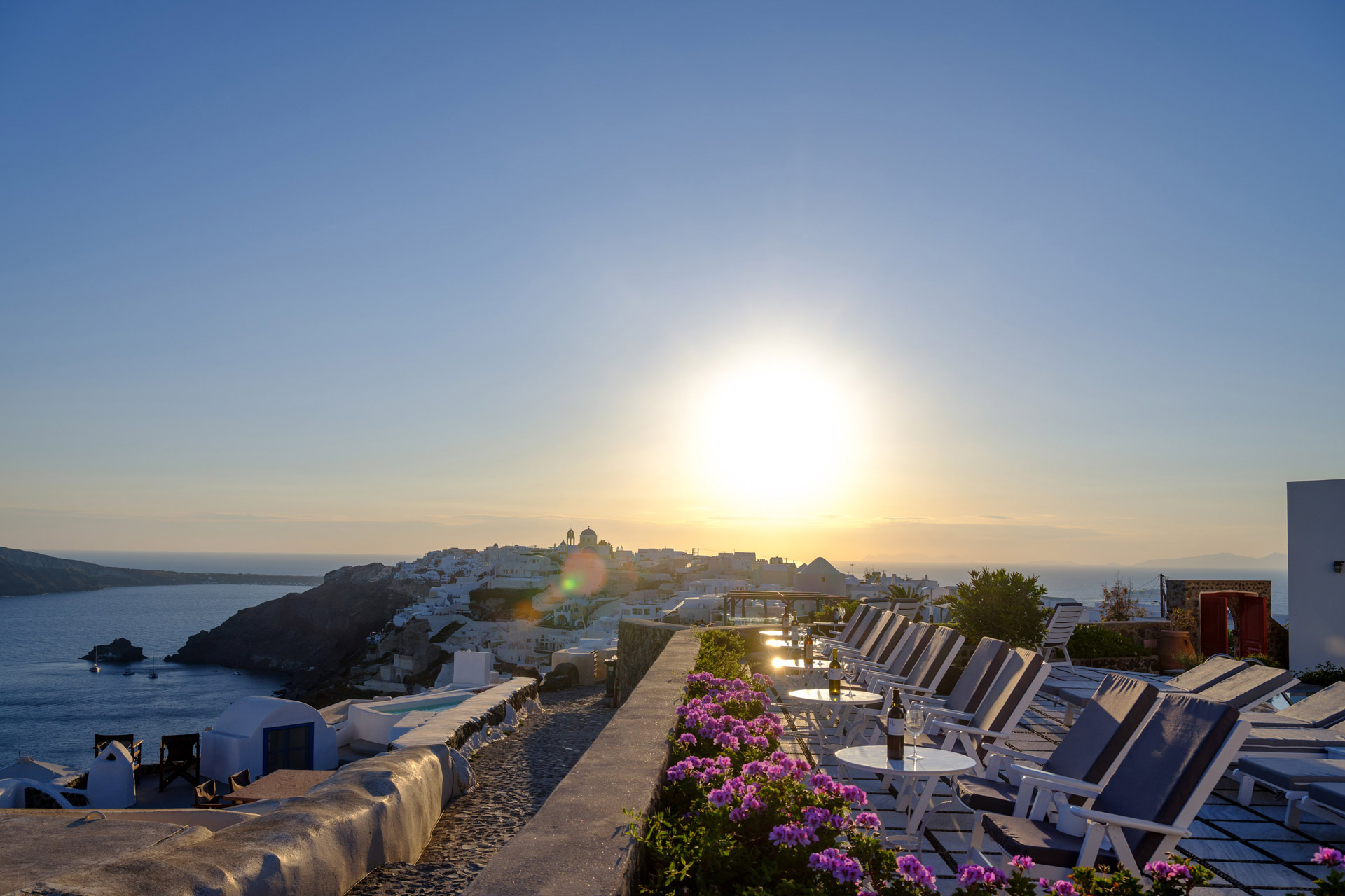 Nikos Villas - Oia, Santorini