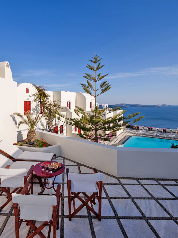 Two-bedroom Apartment with Pool View